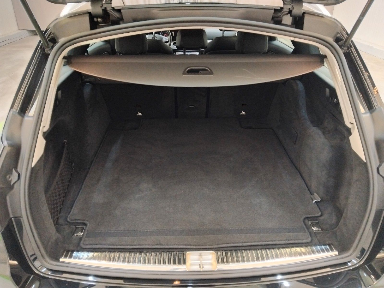 Mercedes-Benz E 200 (06/2026, Benzin)