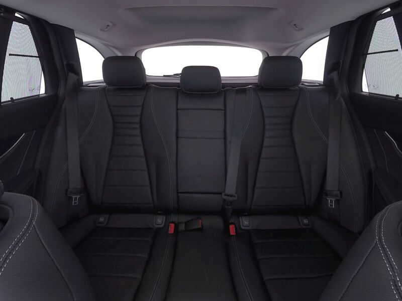 Fahrzeugabbildung Mercedes-Benz E 300 de T 4M DISTR*AHK*PANO*MEMO*360°KAM*MULTIB