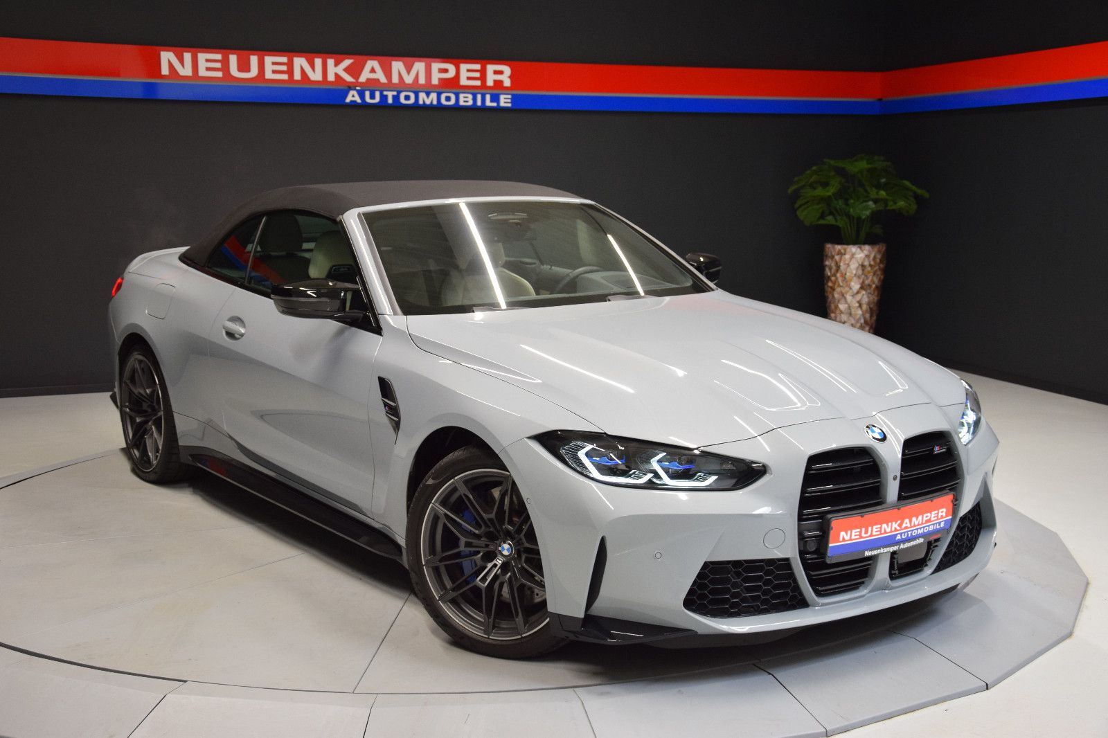 Fahrzeugabbildung BMW M4 Cabrio xDr. Individ. HuD ACC Sitzlüft 360°h/k