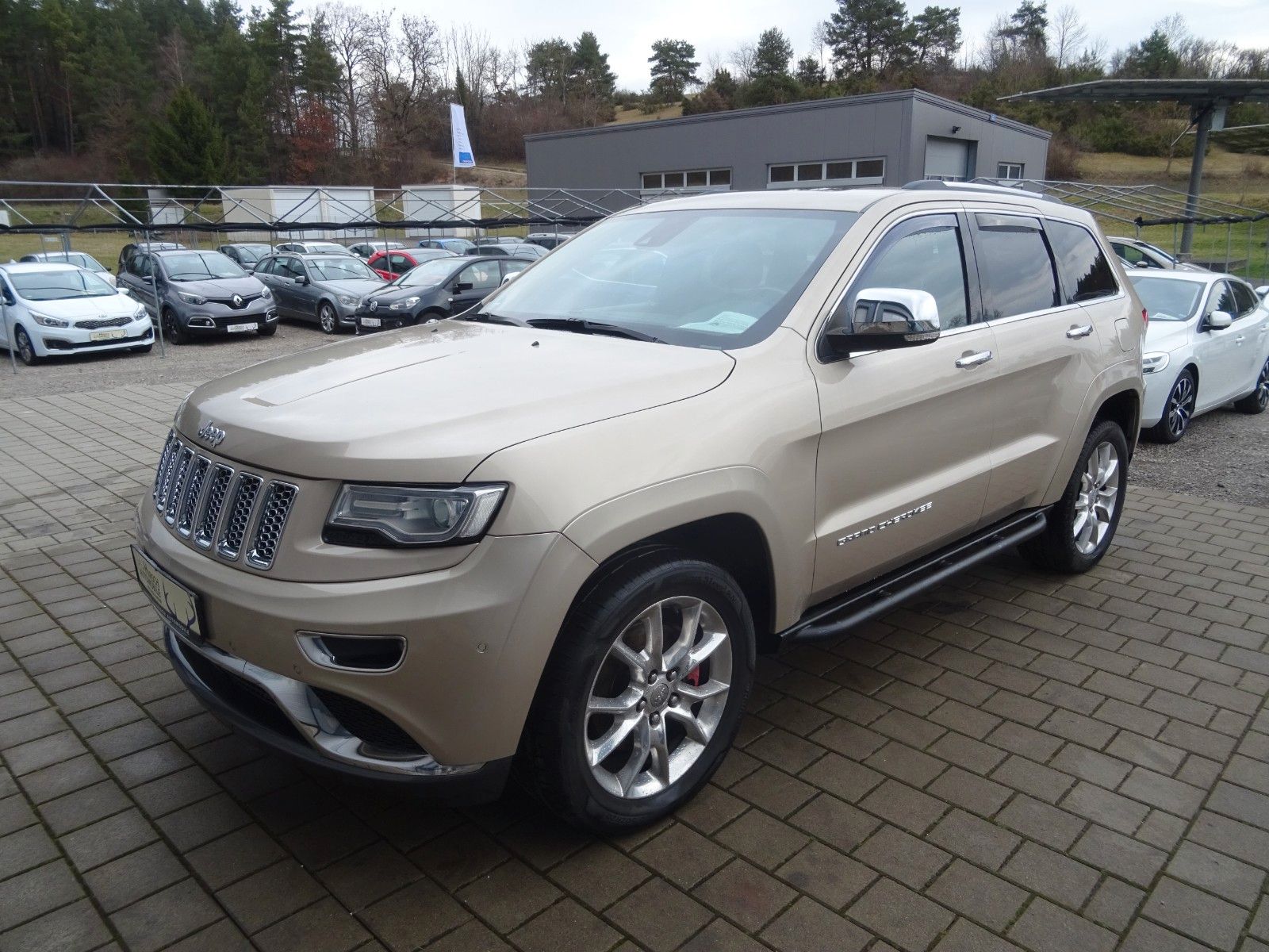 Jeep Grand Cherokee - 1