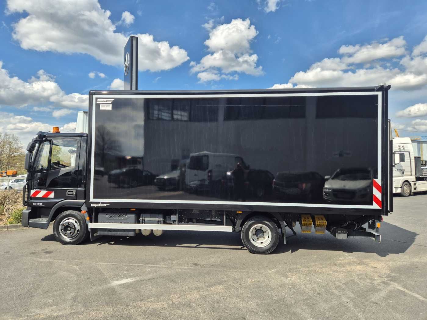 Fahrzeugabbildung Iveco Eurocargo ML80E21/P LBW Bär 1.500kg 2x AHK
