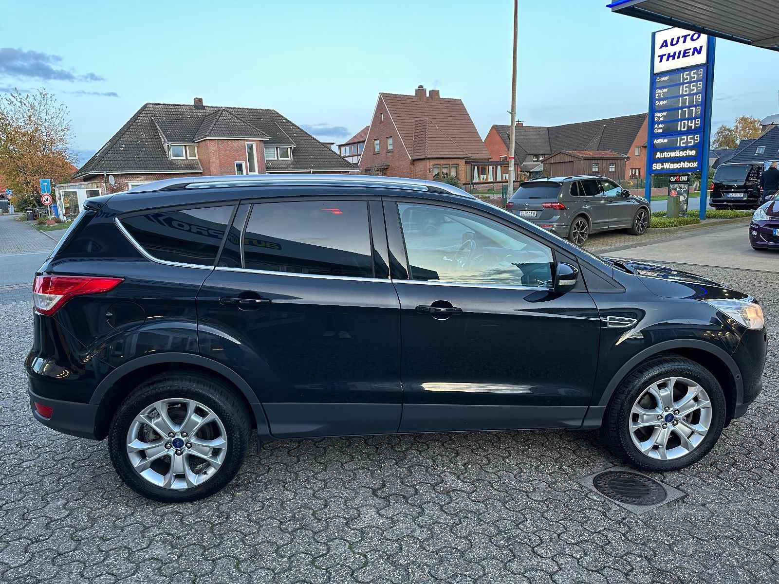 Fahrzeugabbildung Ford Kuga 2.0 TDCi Titanium AHK/Navi/SHZG/GRA
