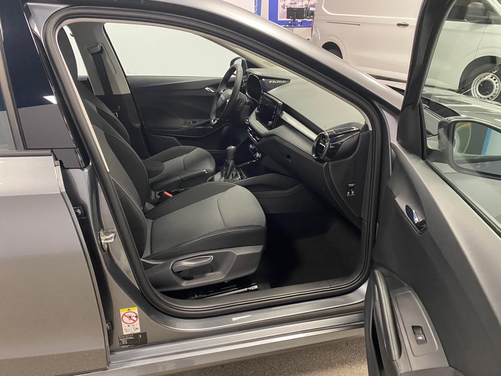 Fahrzeugabbildung SKODA Fabia Selection APP+KLIMA+RFK+PDC+SITZHEIZ+Andro