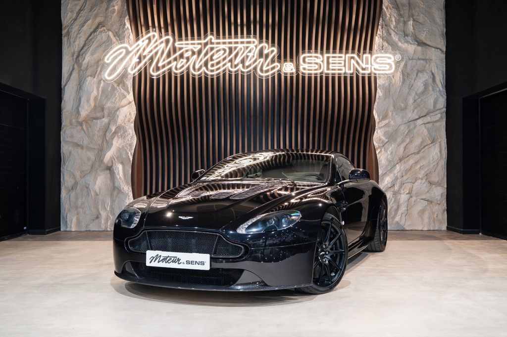 Aston Martin V12 Vantage