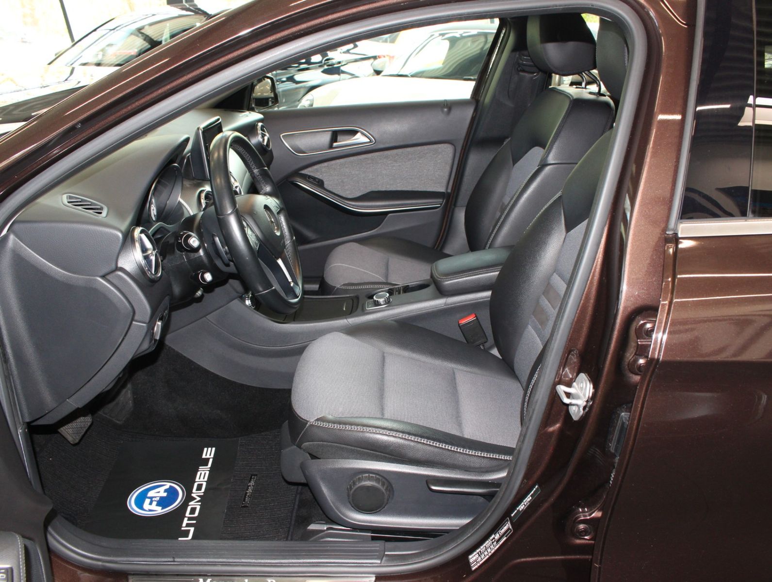Fahrzeugabbildung Mercedes-Benz GLA 200 CDI Style*Navi*Kamera