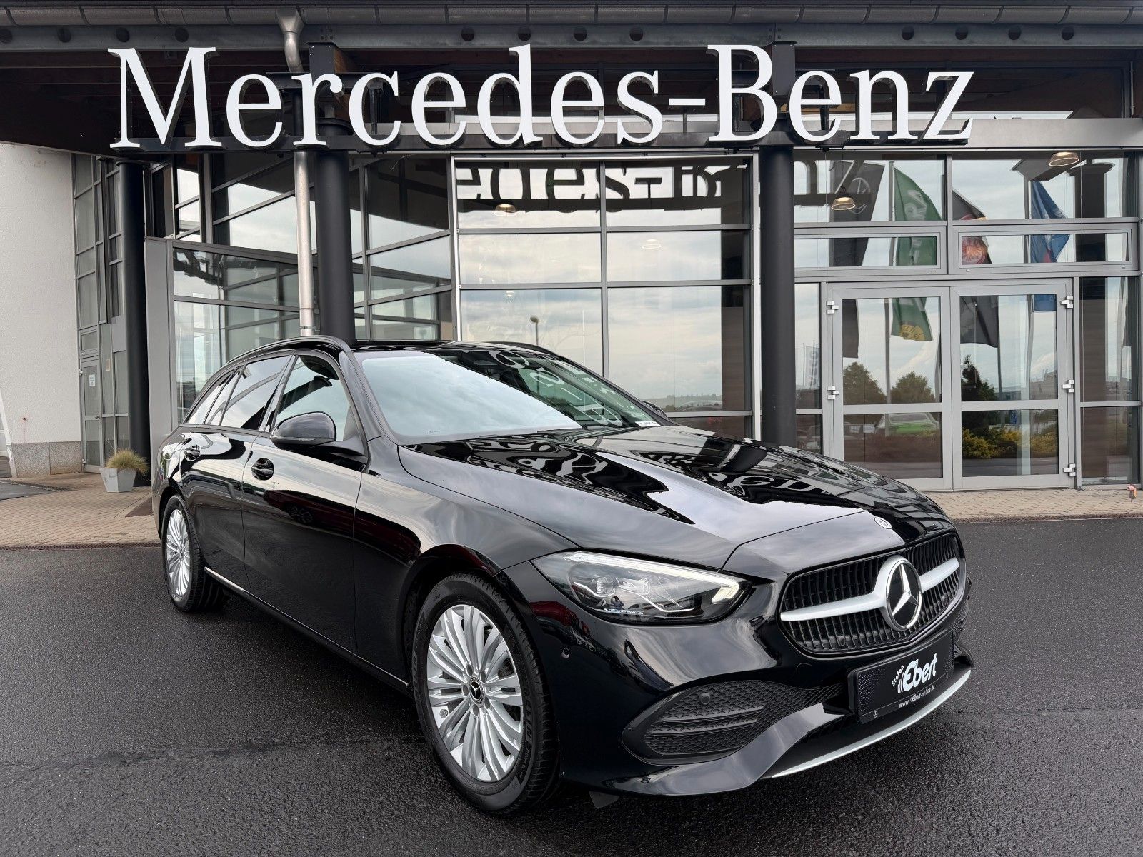 Fahrzeugabbildung Mercedes-Benz C 180 T LED+RKamera+LED+SpiegelP+EasyPack