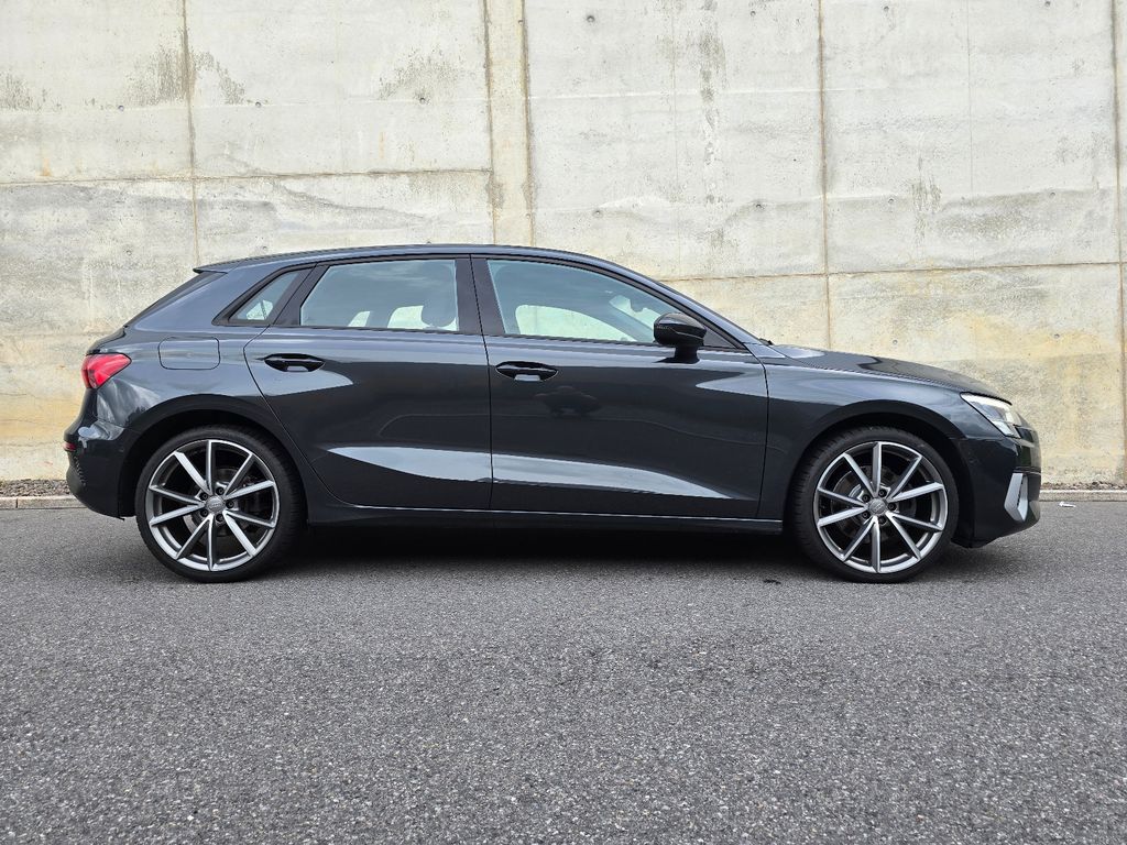 AUDI A3 Sportback Advanced 2.0 TDI S-Tronic Sport 19" AUDI A3 Sportback Advanced 2.0 TDI S-Tronic Sport 19"