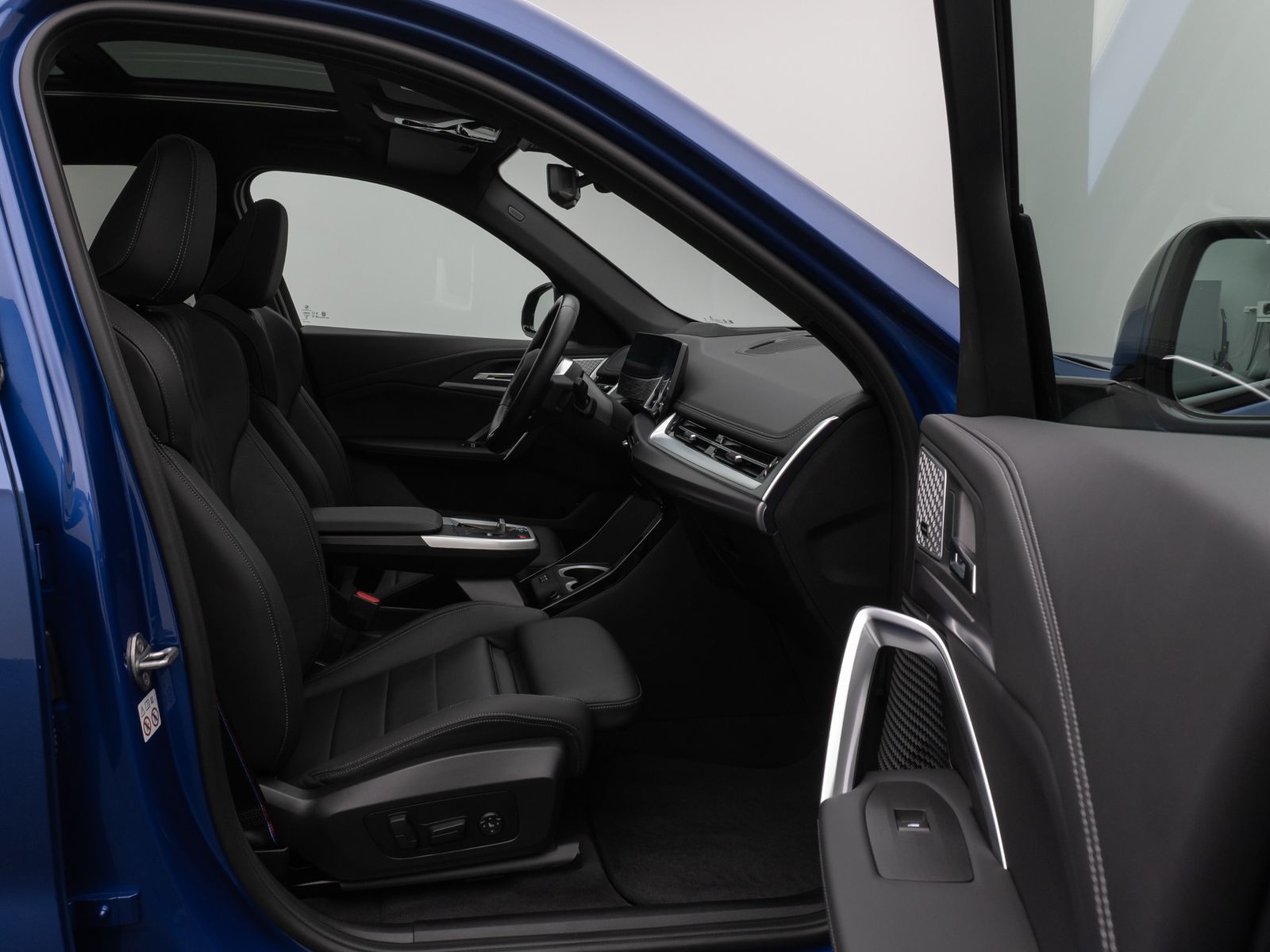 Fahrzeugabbildung BMW iX1 xD30 M Sport Pro Panorama 360°HUD DAB H/K