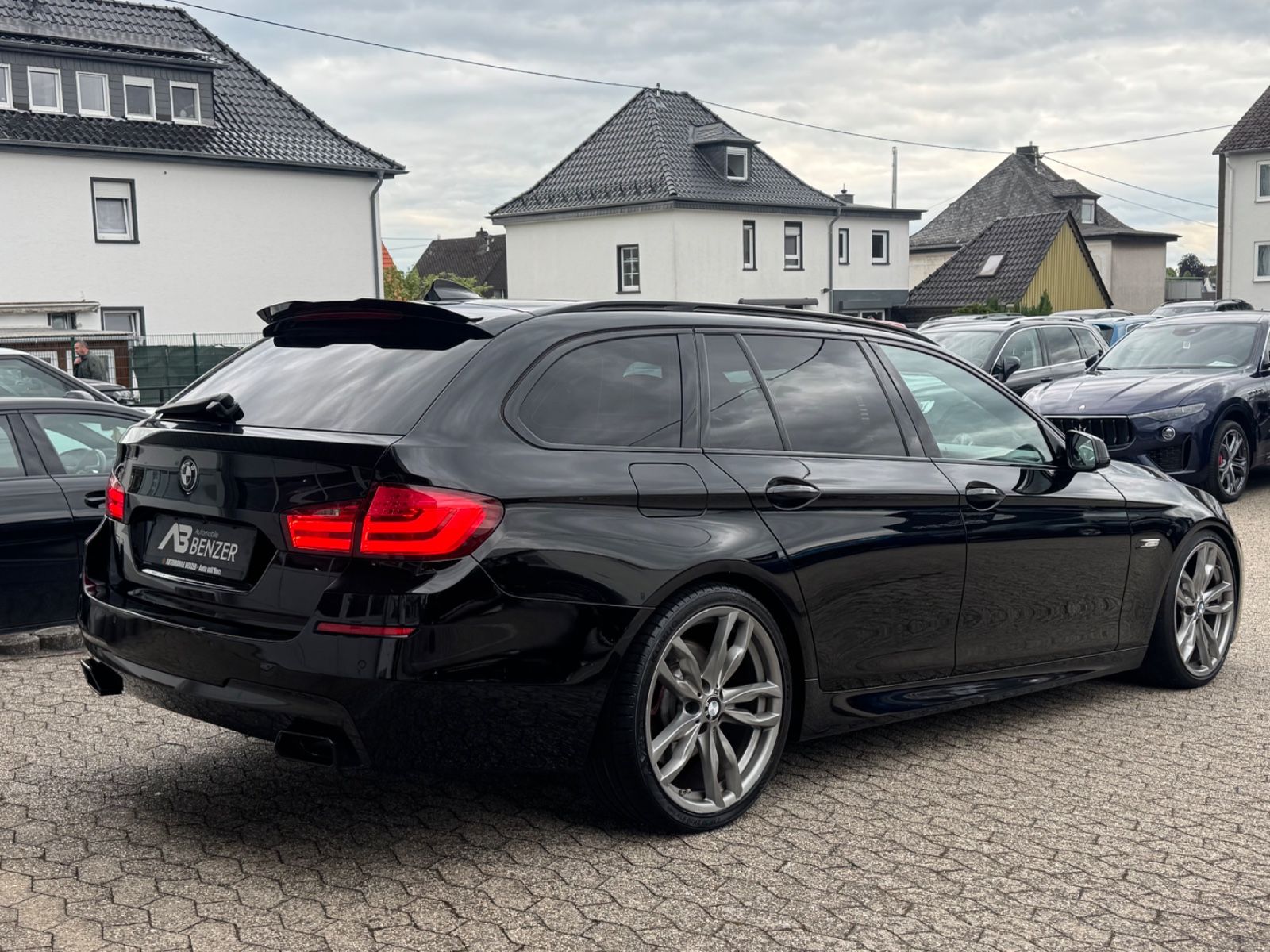 Fahrzeugabbildung BMW 535 d M-Paket/Pano/Leder/R-Cam/ACC/Memory/HUD