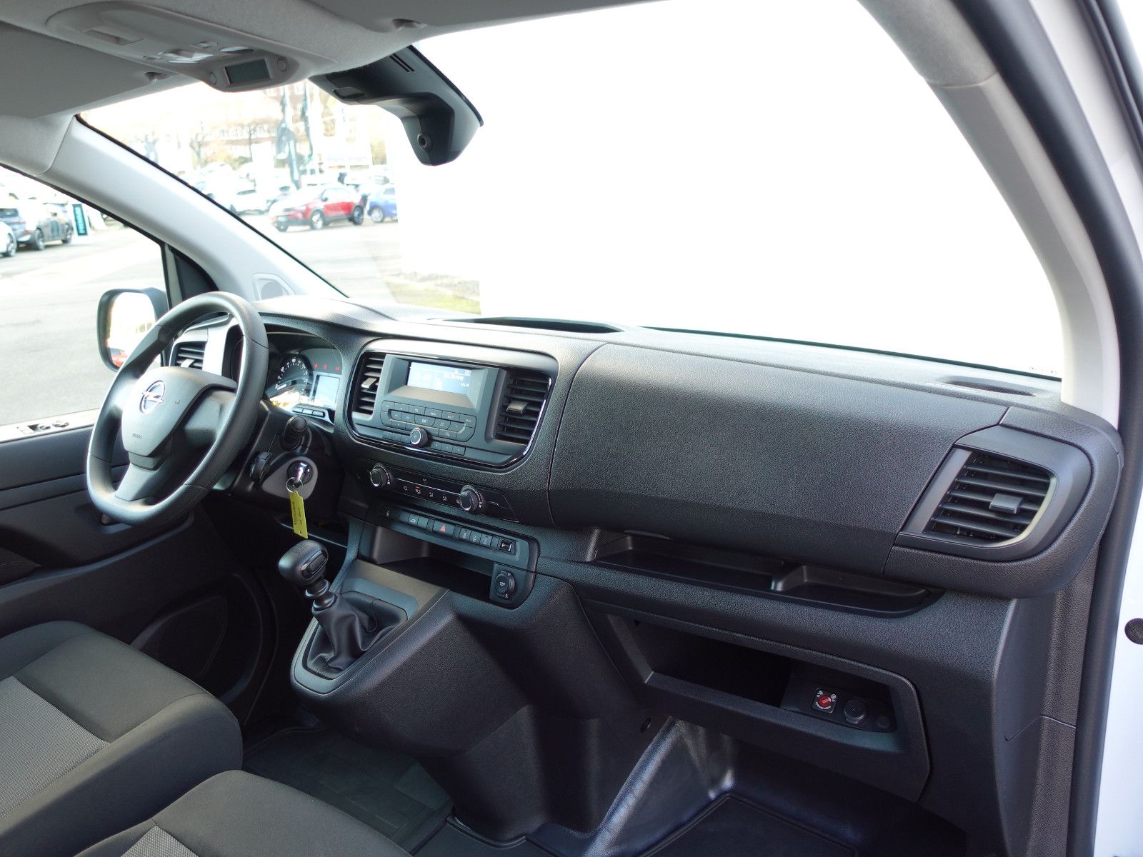 Fahrzeugabbildung Opel Vivaro Cargo 1.5 D Edition M  Klima, Allwetter