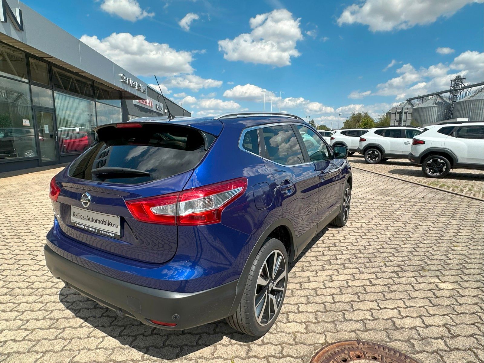 Fahrzeugabbildung Nissan Qashqai Tekna Panoramadach AHK