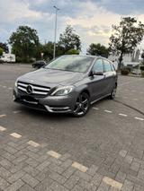 Mercedes-Benz B 180 Sport-Paket !!!mit Apple Car-Play!!! - Mercedes-Benz B 180 in Bonn
