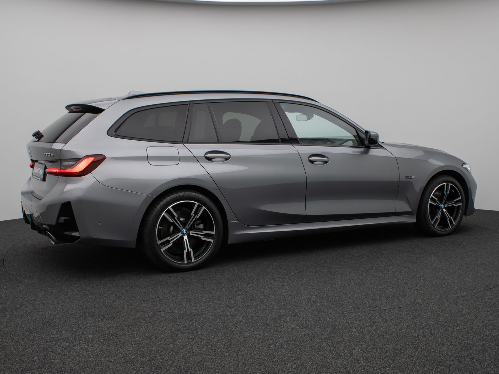 Fahrzeugabbildung BMW 330e xD M Sport Kamera DAB HUD Lenkradheizung