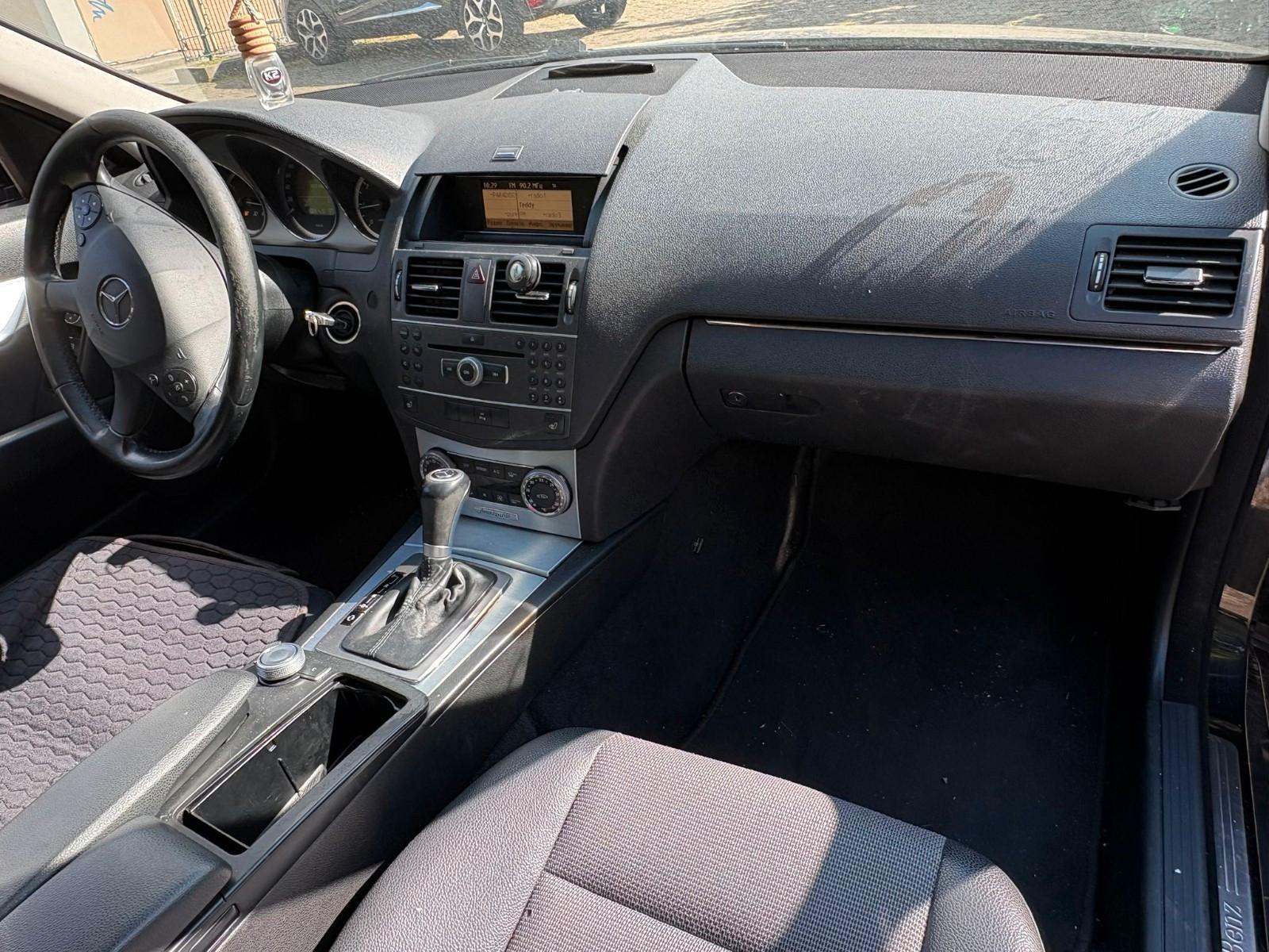 Mercedes-Benz C220 2010 — photo 8