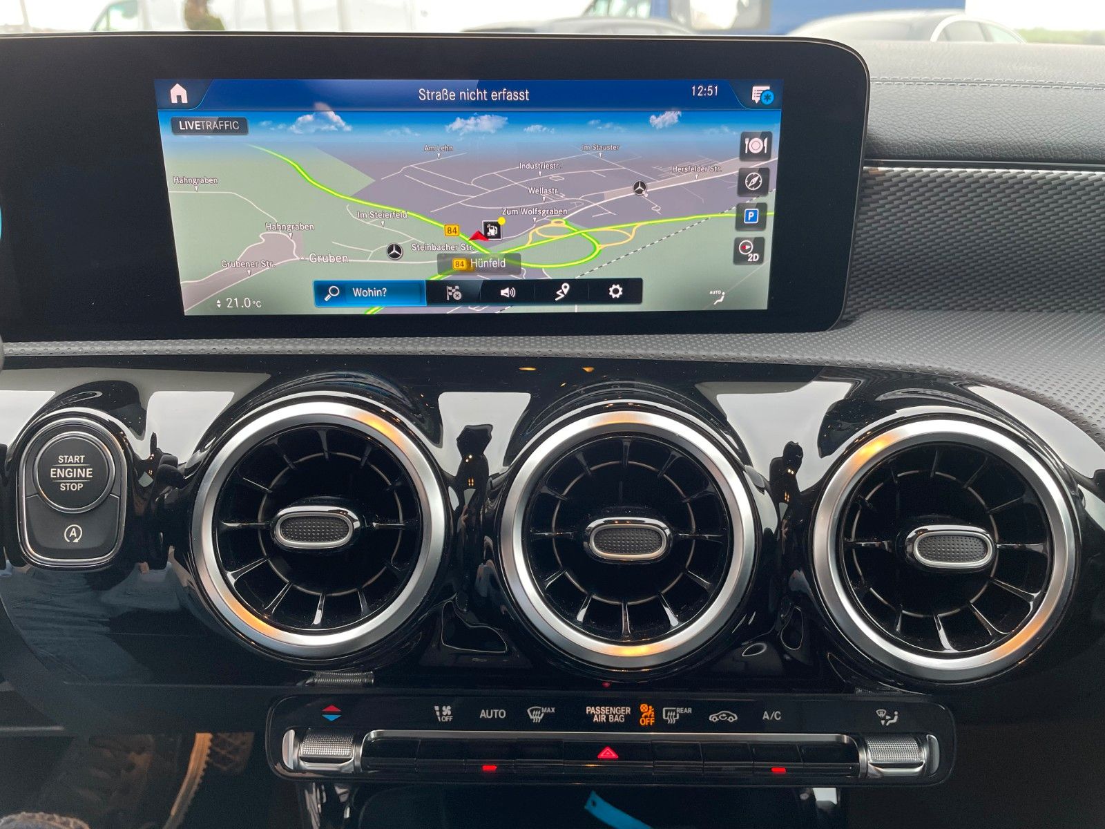 Fahrzeugabbildung Mercedes-Benz CLA 200 d SB Night+Pano+AHK+MBUX+R-Kamera+Leder