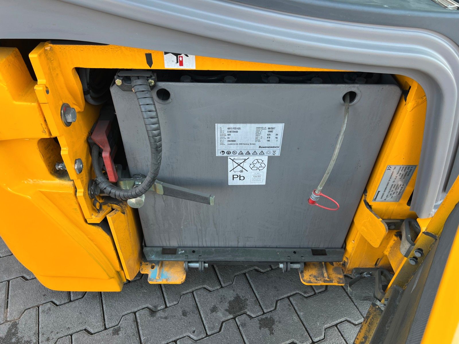 Fahrzeugabbildung Jungheinrich EFG 218 / Triplex 4.30m / SS / nur 1.738h