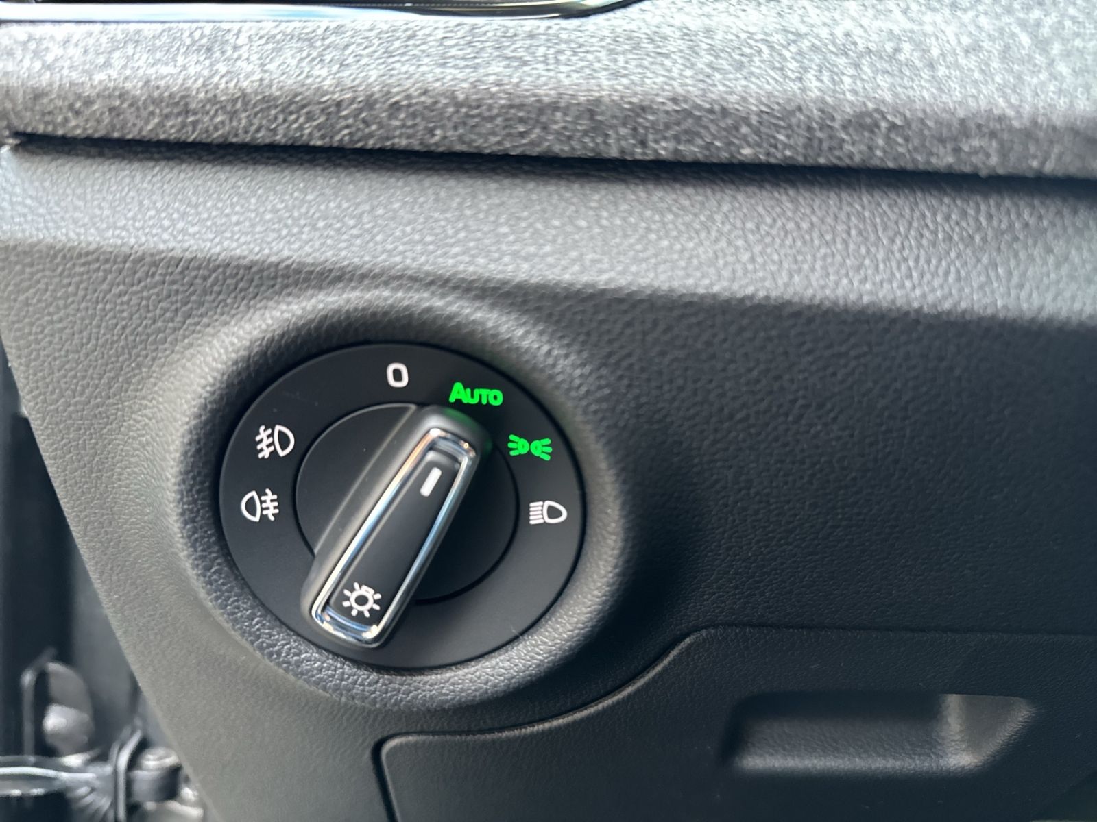 Kamiq 1.0 TSI Drive, 17" Alu, flat floor, LED, G