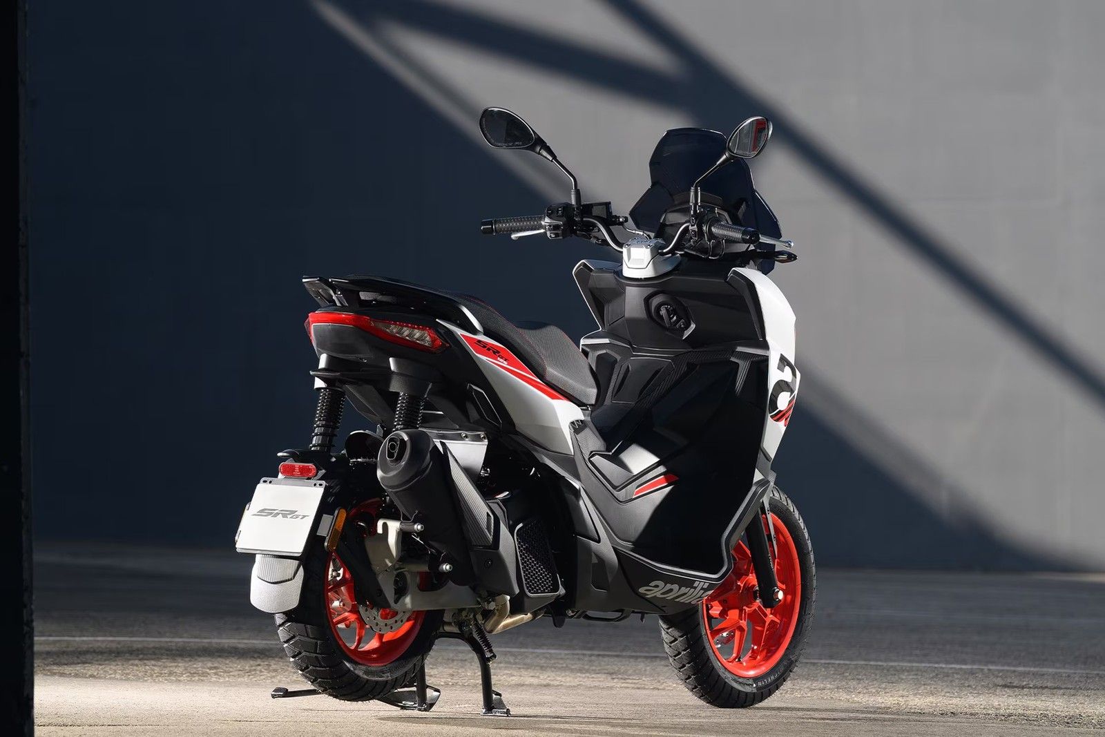 Fahrzeugabbildung Aprilia SR GT 125 S BIANCO MATT
