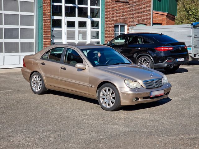 Mercedes-Benz C 200 C220