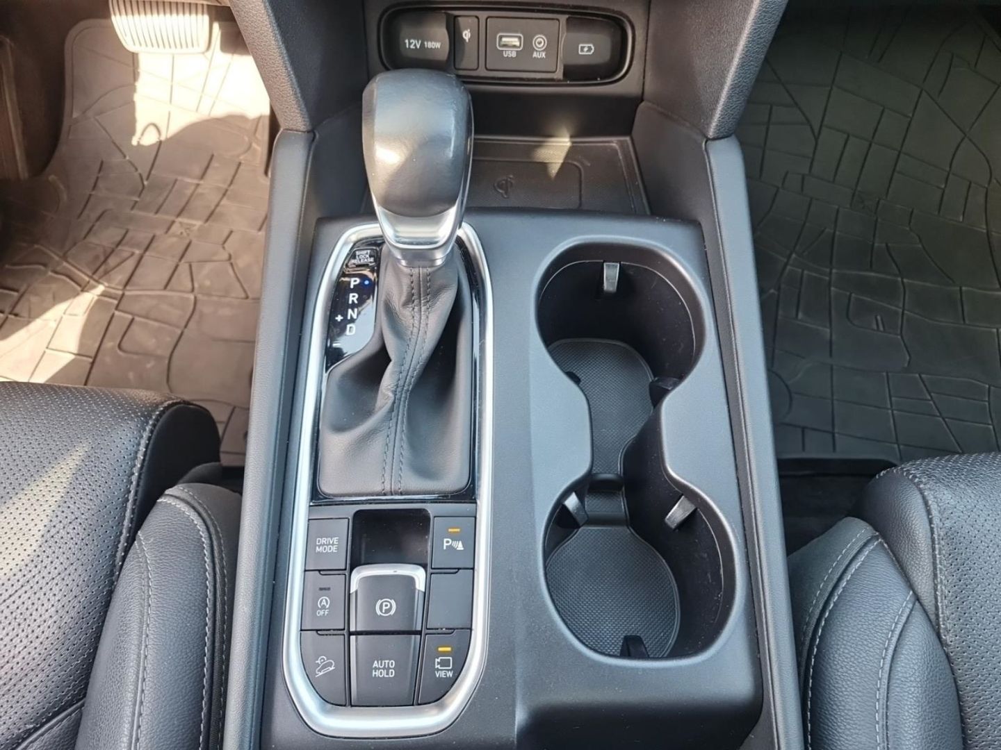 Fahrzeugabbildung Hyundai SANTA FE New 2.2 CRDi 4WD Pano