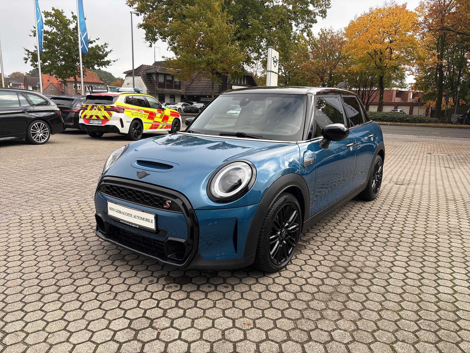 MINI Cooper S 5-Türer RFK SPORTSITZE LED SHZ TEMPOMAT