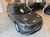 Volkswagen Tiguan Allspace 1.5 TSI DSG Life*ACC*AHK*7Sitzer - Volkswagen Tiguan Allspace aus 2025
