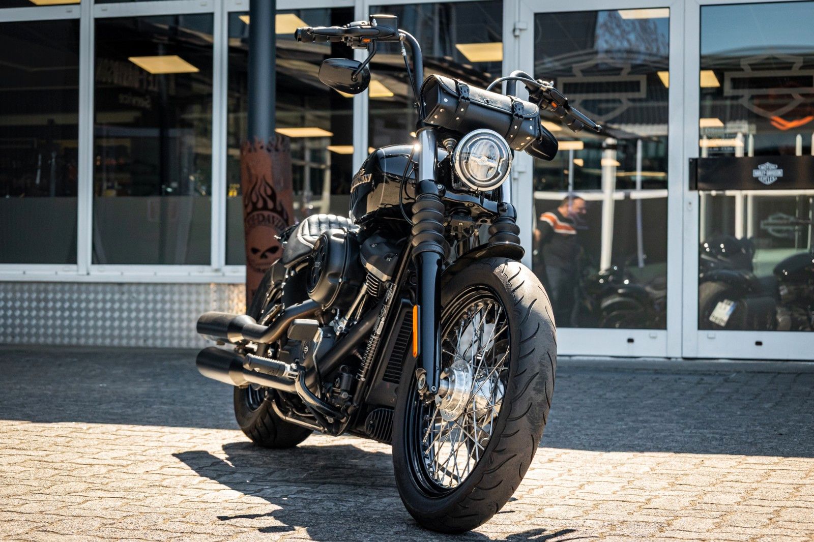 Fahrzeugabbildung Harley-Davidson STREET BOB FXBB - Heckumbau 200er Hinterreifen