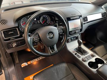 Volkswagen Touareg 4.2 TDI 4-Motion DSG *NAVI*ACC*AHK*LED*