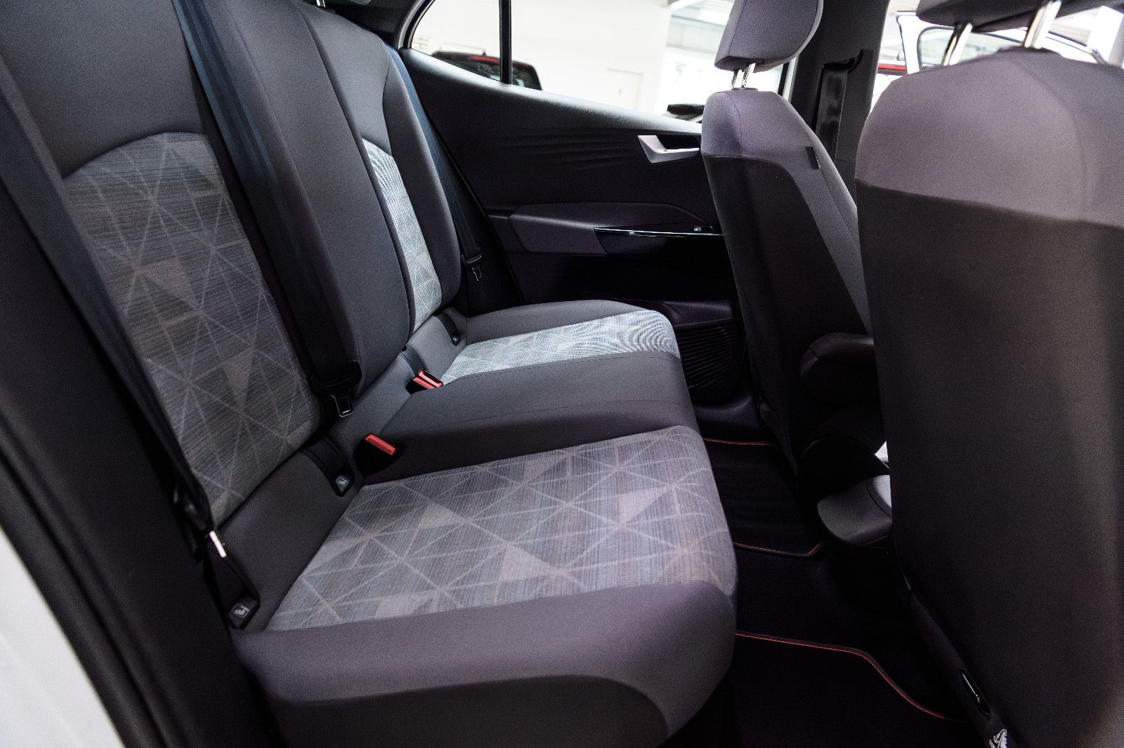 Fahrzeugabbildung Volkswagen ID.3 Pure Performance LED+NAVI+PDC+APP+GJ-REIFEN