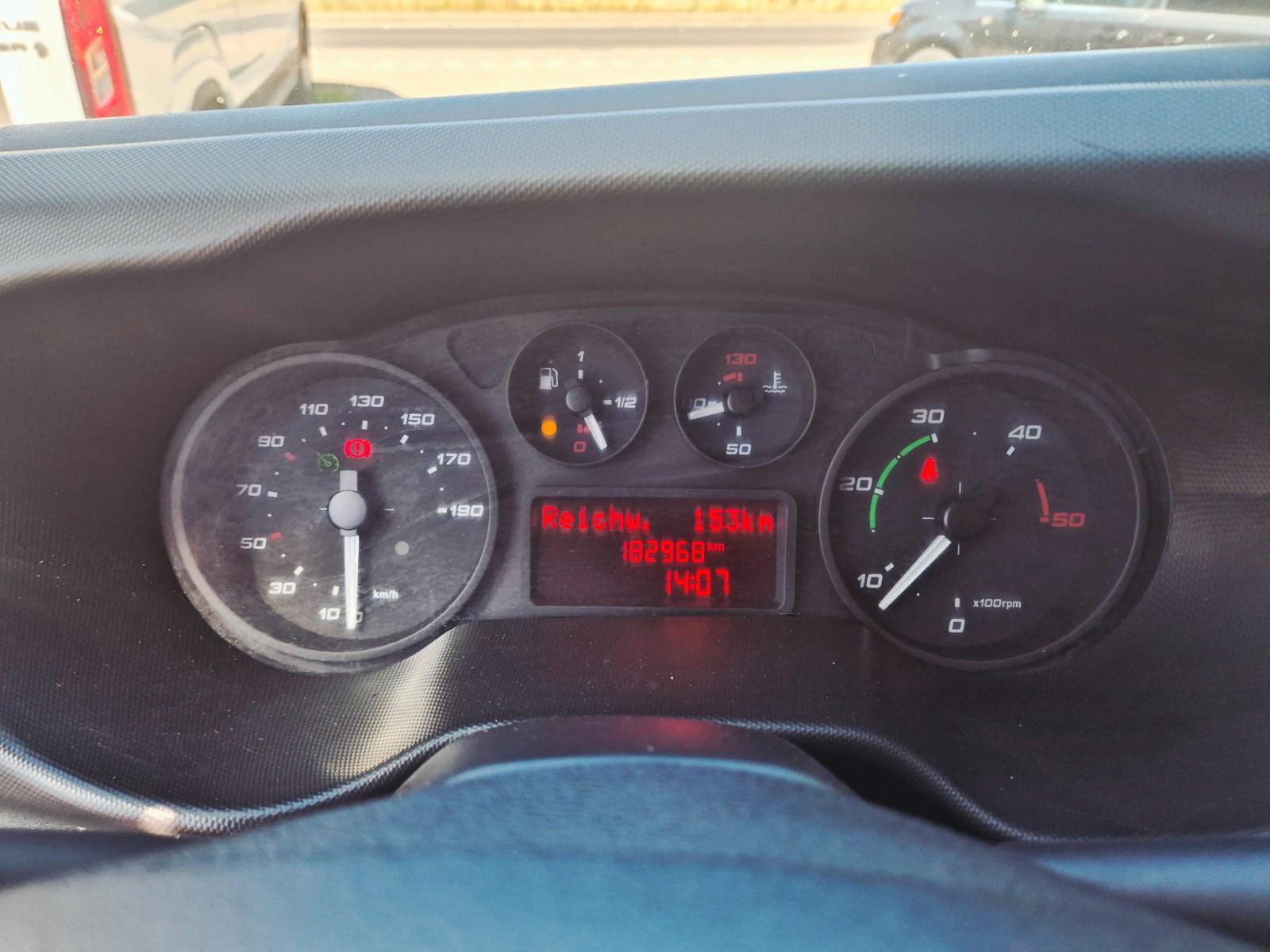 Iveco Daily Kasten Hoch+Lang Klima+AHK 3.5t+LED