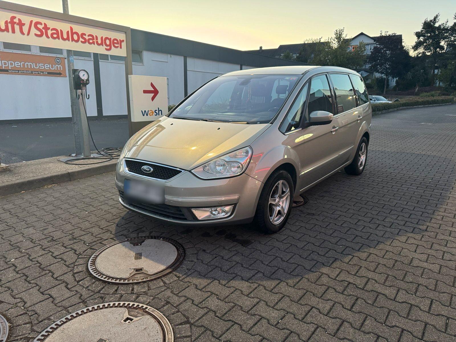 Ford Galaxy 2009 — interior