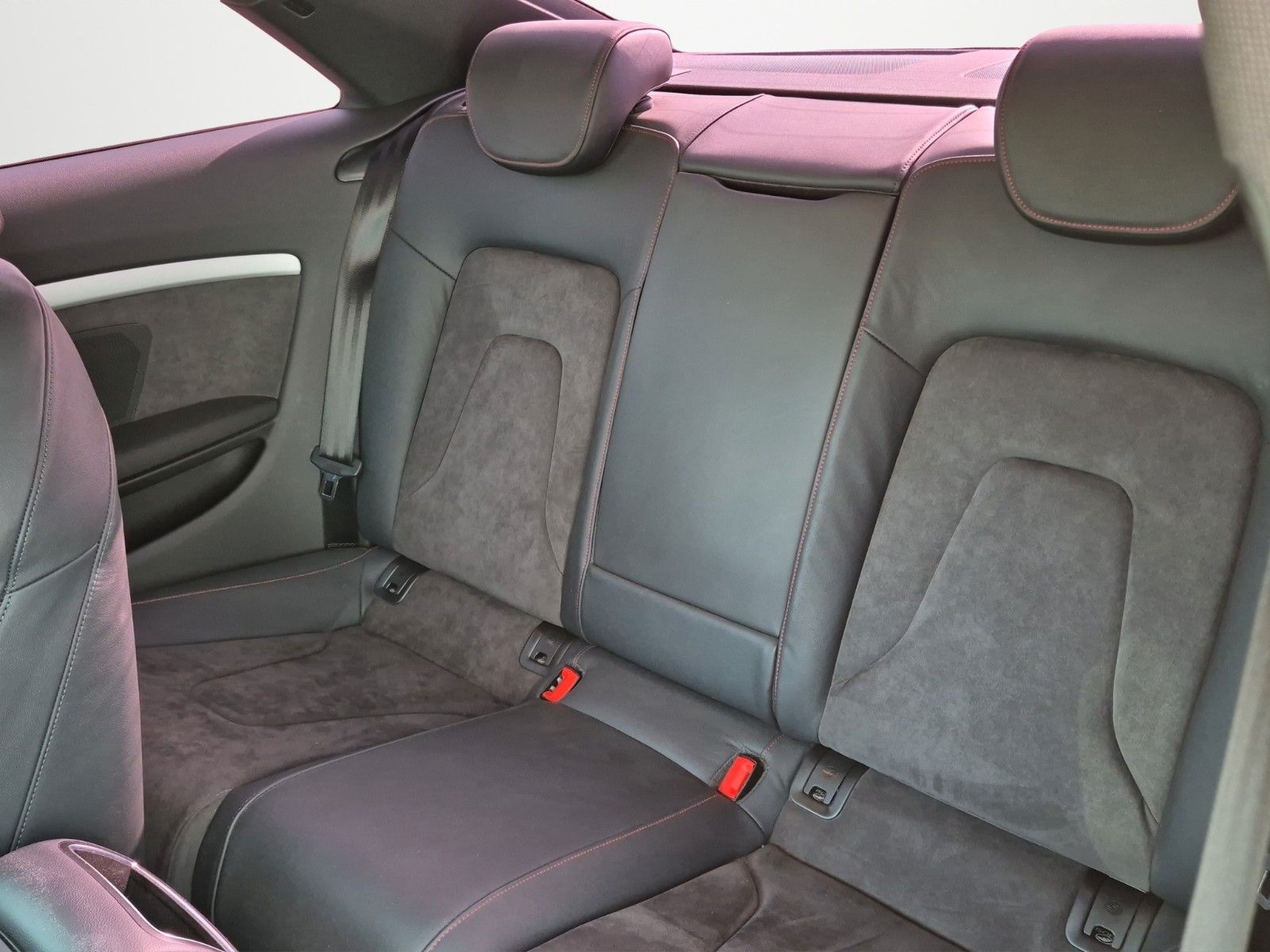 Fahrzeugabbildung Audi A5 3.0TDI QUAT SLINE S-TRONIC KAM KEYLESS STANDH