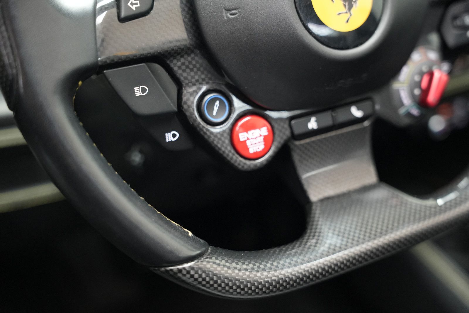 Fahrzeugabbildung Ferrari F8 Spider Giallo Modena *Lift*Carbon*Kamera*