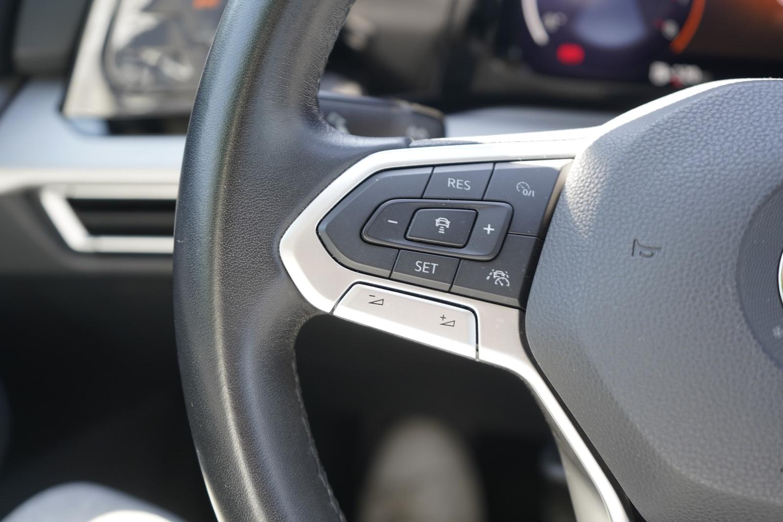 Volkswagen Golf VIII 1.5 TSI Life LED Navi Sitzheizung DAB, миниатюра 13