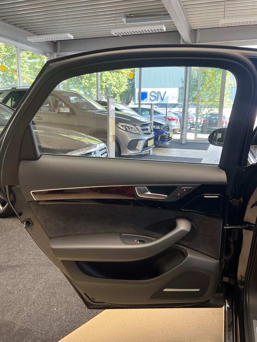 Fahrzeugabbildung Audi A8 3.0 TDI quattro * 20 S LINE ALUFELGEN *