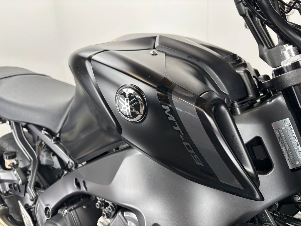 Fahrzeugabbildung Yamaha MT-09 *1. HAND *TOP-ZUSTAND *4450 KM !