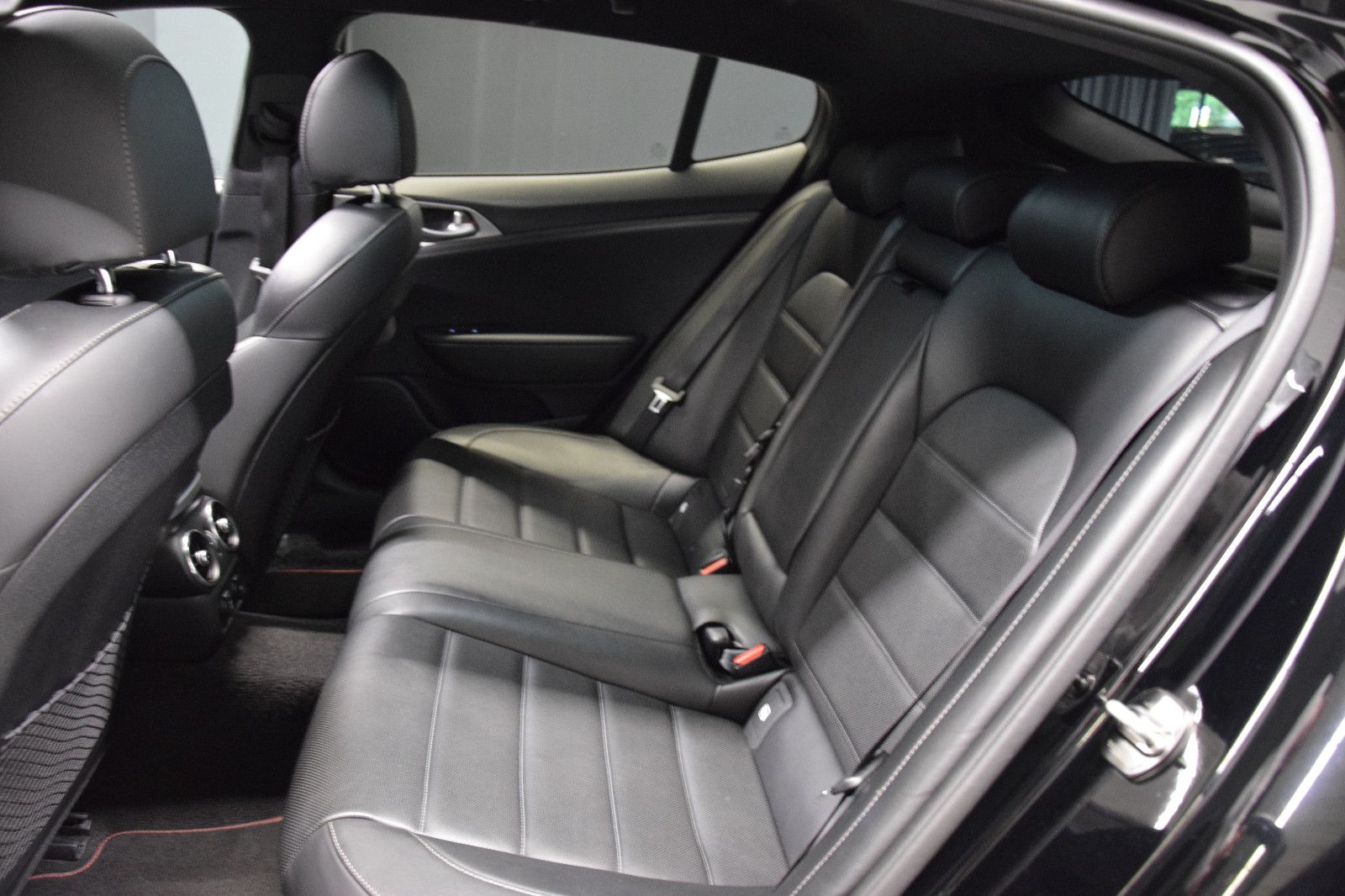 Fahrzeugabbildung Kia Stinger GT 4WD Pano HuD Sitzlüft. H/K Memory LED