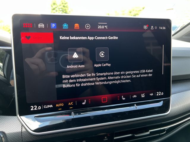 Golf VIII Variant R-Line 1.5 eTSI DSG