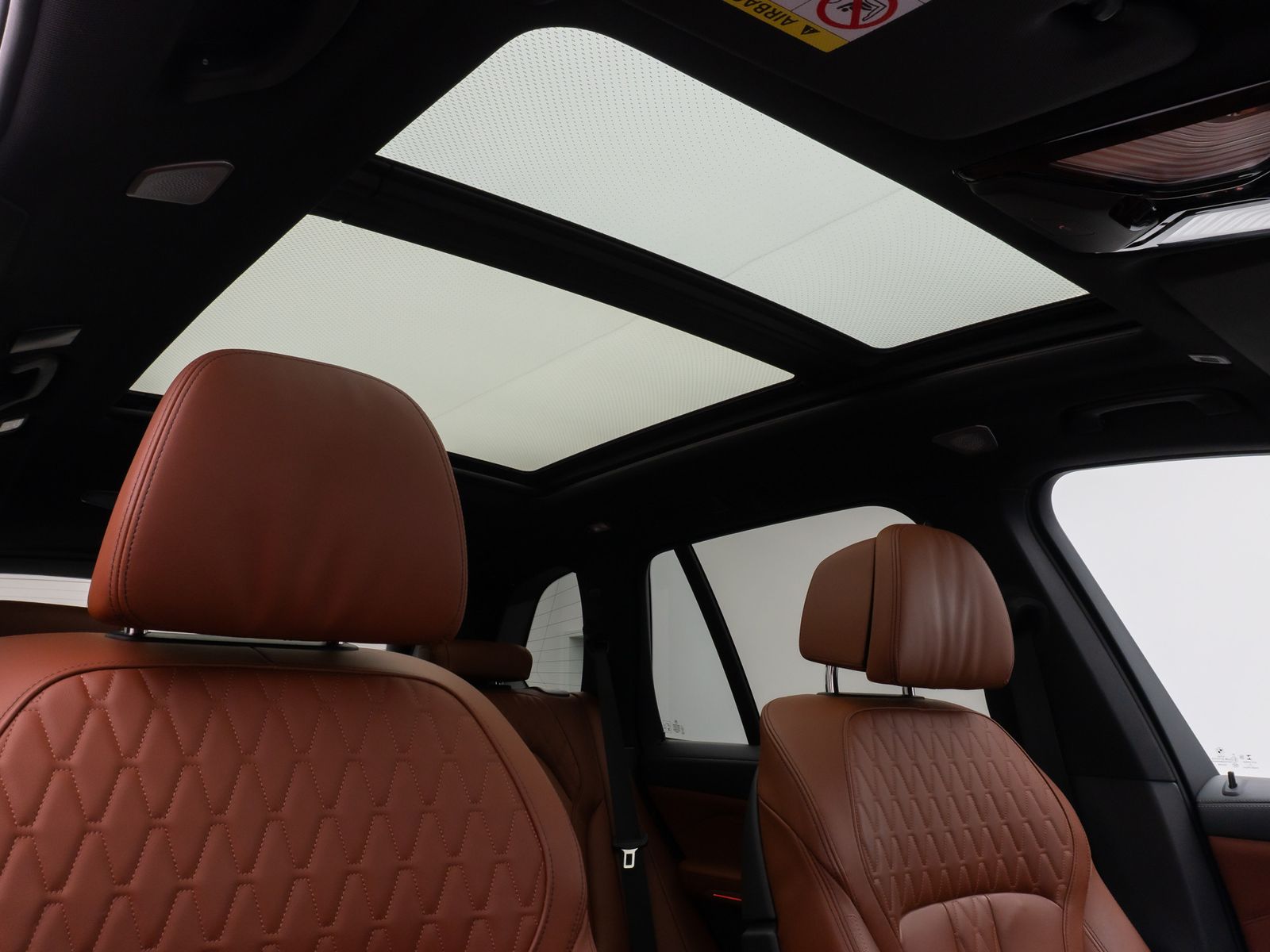Fahrzeugabbildung BMW X5 M50i 360°Laser SkyLounge HUD B&W SoftCL AHK