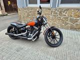 Harley-Davidson Breakout FXSB 103 Screaming Eagle Custom - HARLEY-DAVIDSON BENZIN CHOPPER FXS