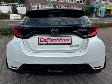 Toyota Yaris - 10