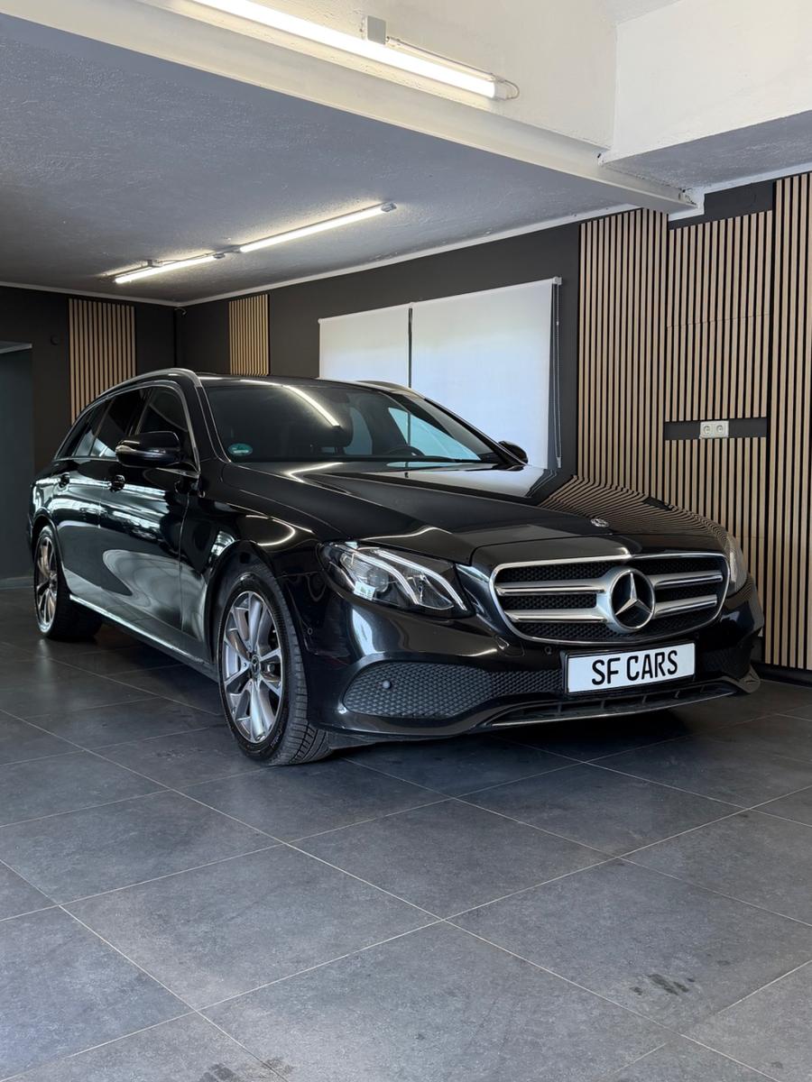 Mercedes-Benz E200 4Matic *7-Sitzer*Leder*Schiebedach*Temp*LED