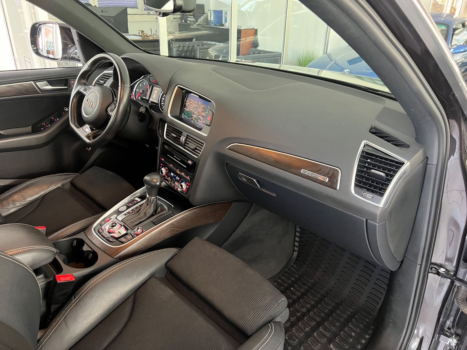 Fahrzeugabbildung Audi Q5 3.0 TDI  quattro S line Sport Plus