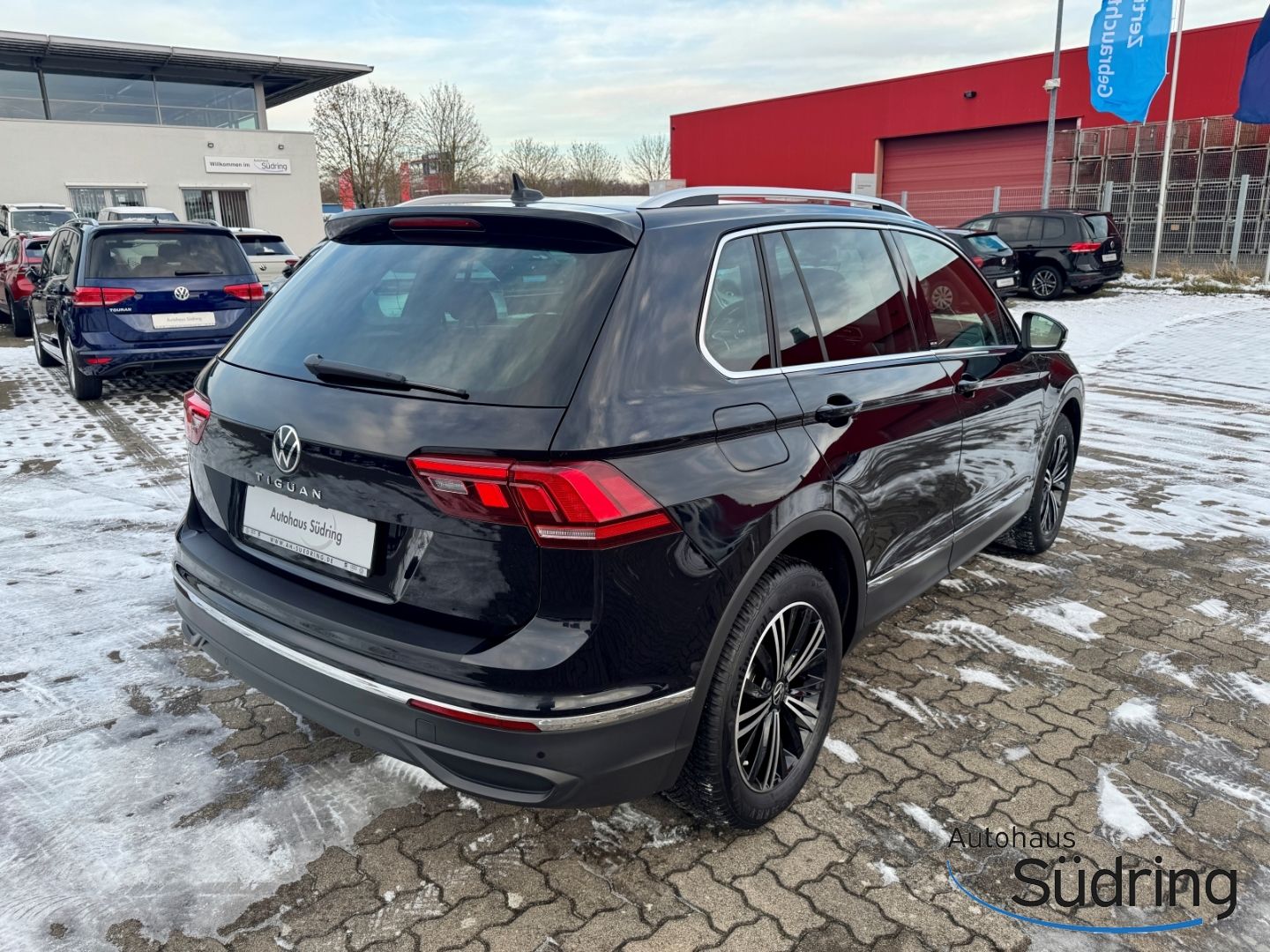 Tiguan 1,5 TSI Move DSG AHK Navi LED ACC Rfk.