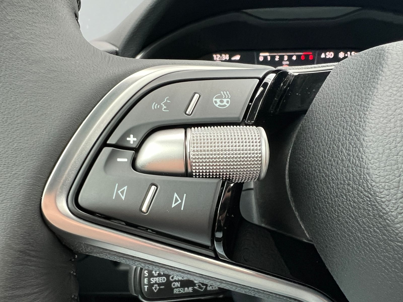 Fahrzeugabbildung SKODA Kamiq Selection 1.0 TSI DSG *Vorb. AHK, LED, ACC