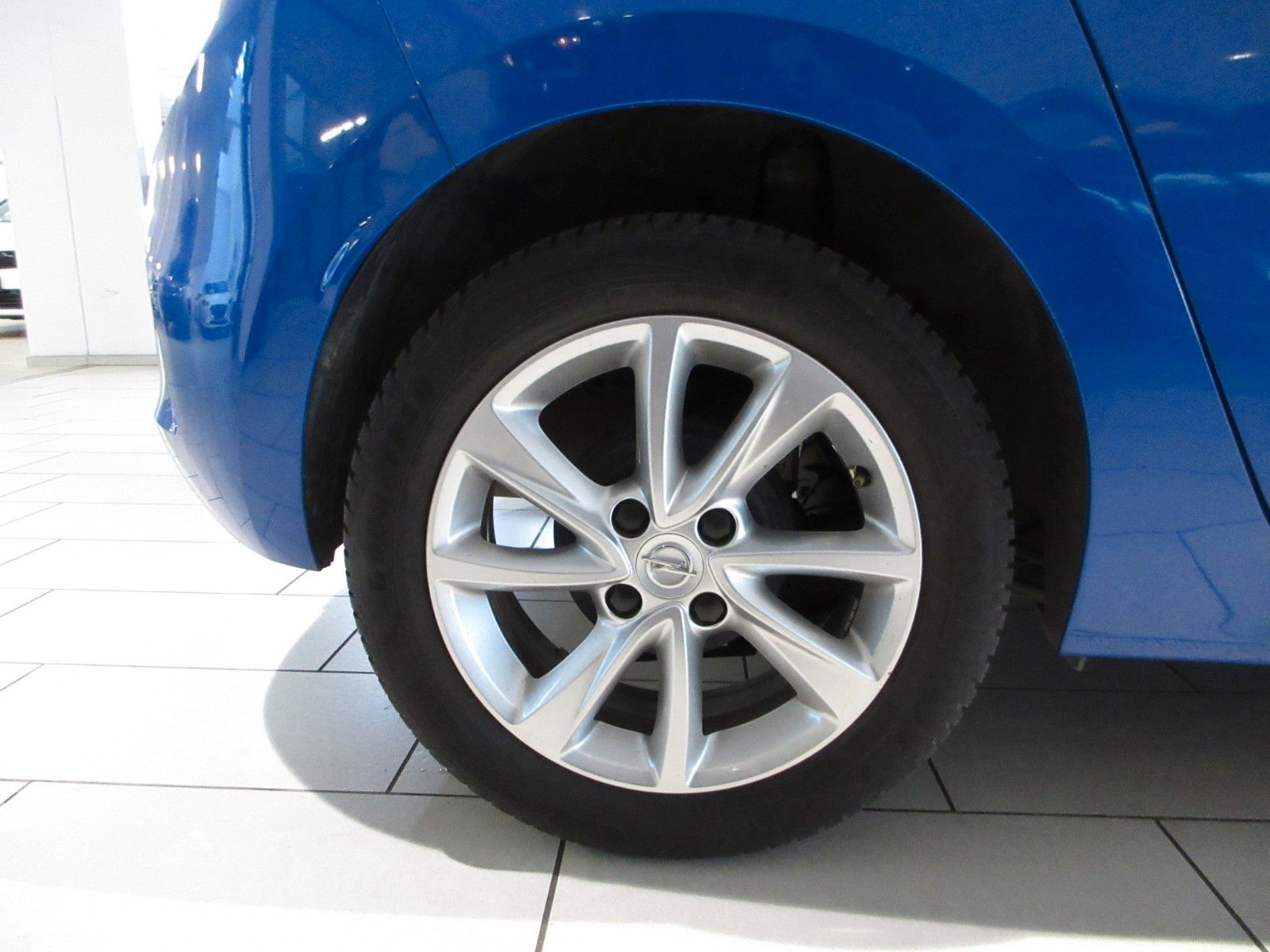 Fahrzeugabbildung Opel Corsa 1.2 T Elegance LED/NAVI/PDC/ALU/TEMPO