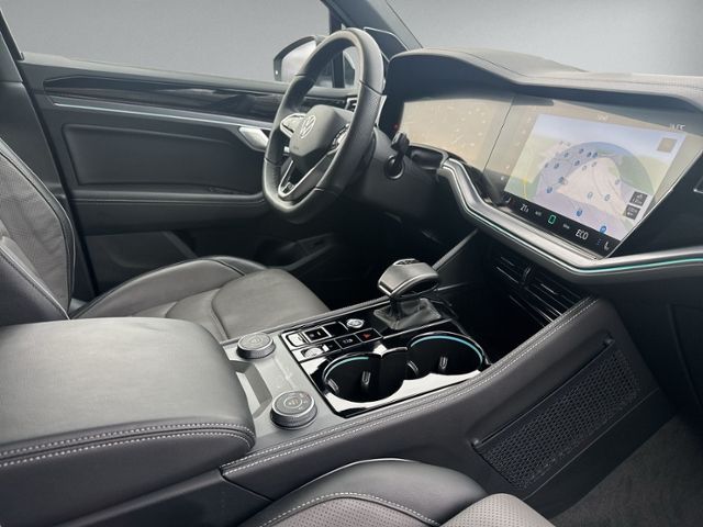 Touareg 3.0 V6 TDI R-LINE 4Motion PANO+STDHZ+AHK