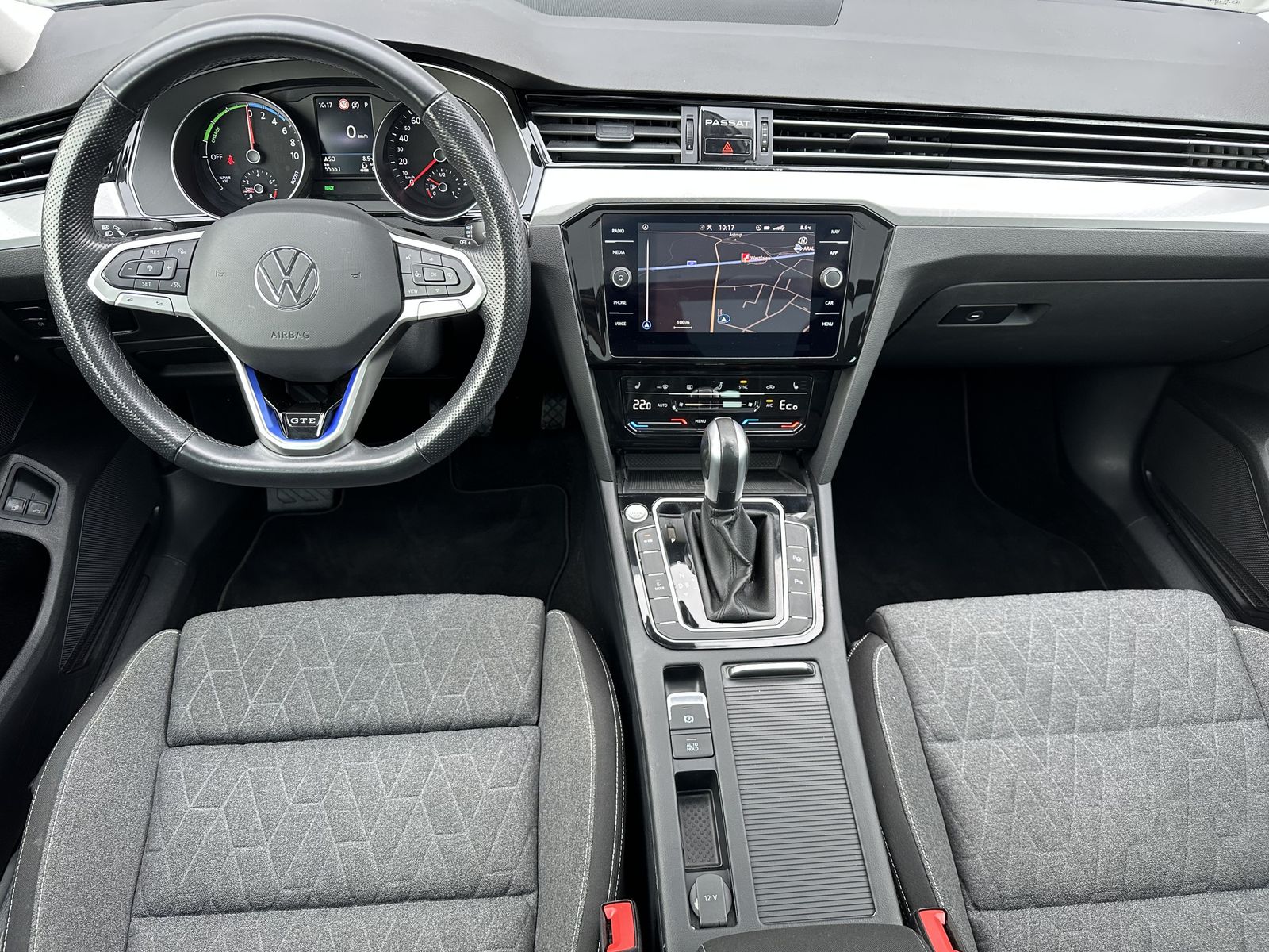 Fahrzeugabbildung Volkswagen Passat Variant GTE NAV+LED+PANORAMA+ACC+AHK+17ZO