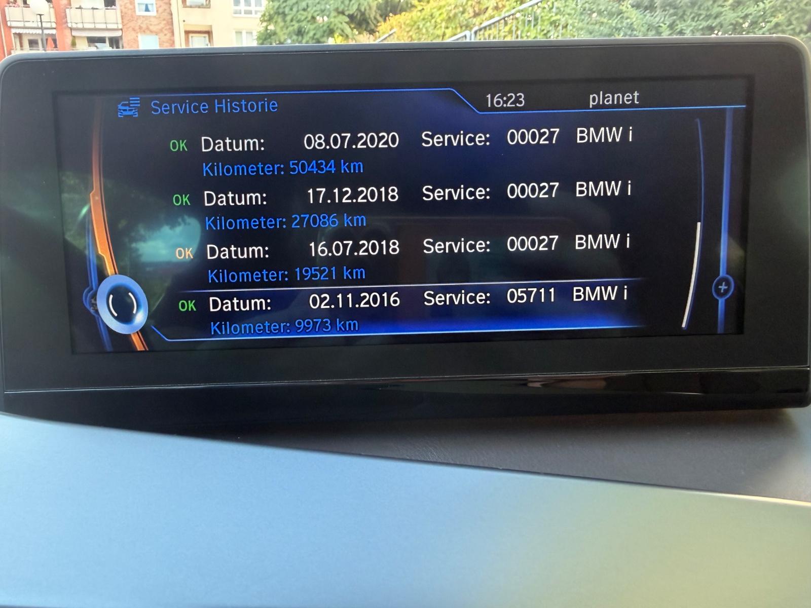 BMW i8 Pure Impulse MwSt. ausweisbar