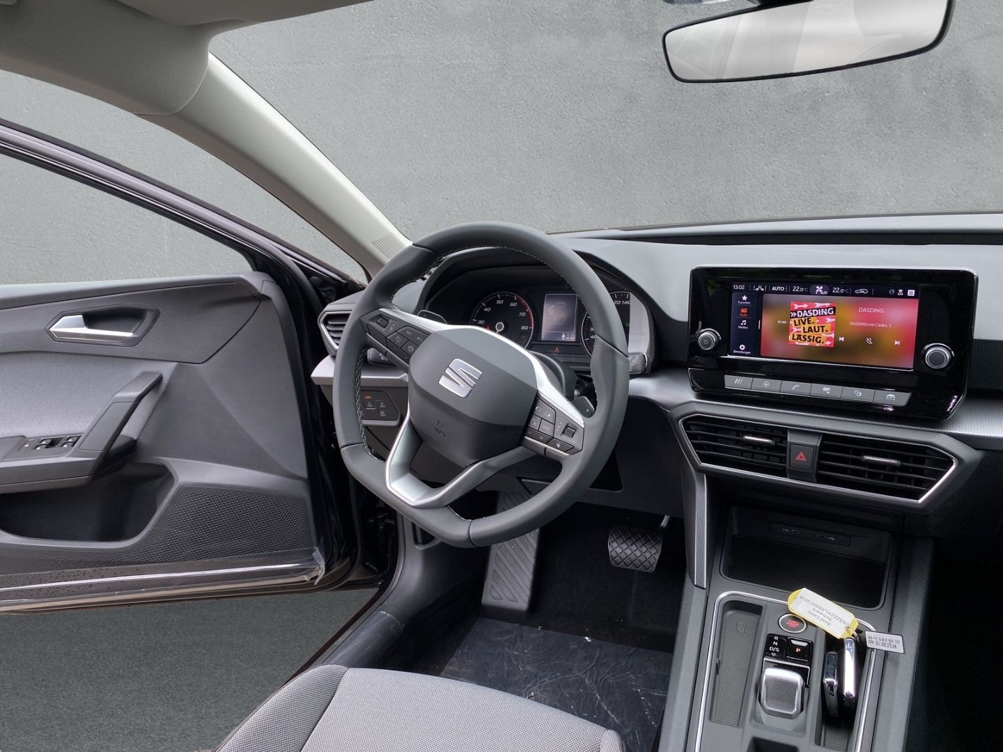 Fahrzeugabbildung SEAT Leon Sportstourer Style 1.5 eTSI EU6d